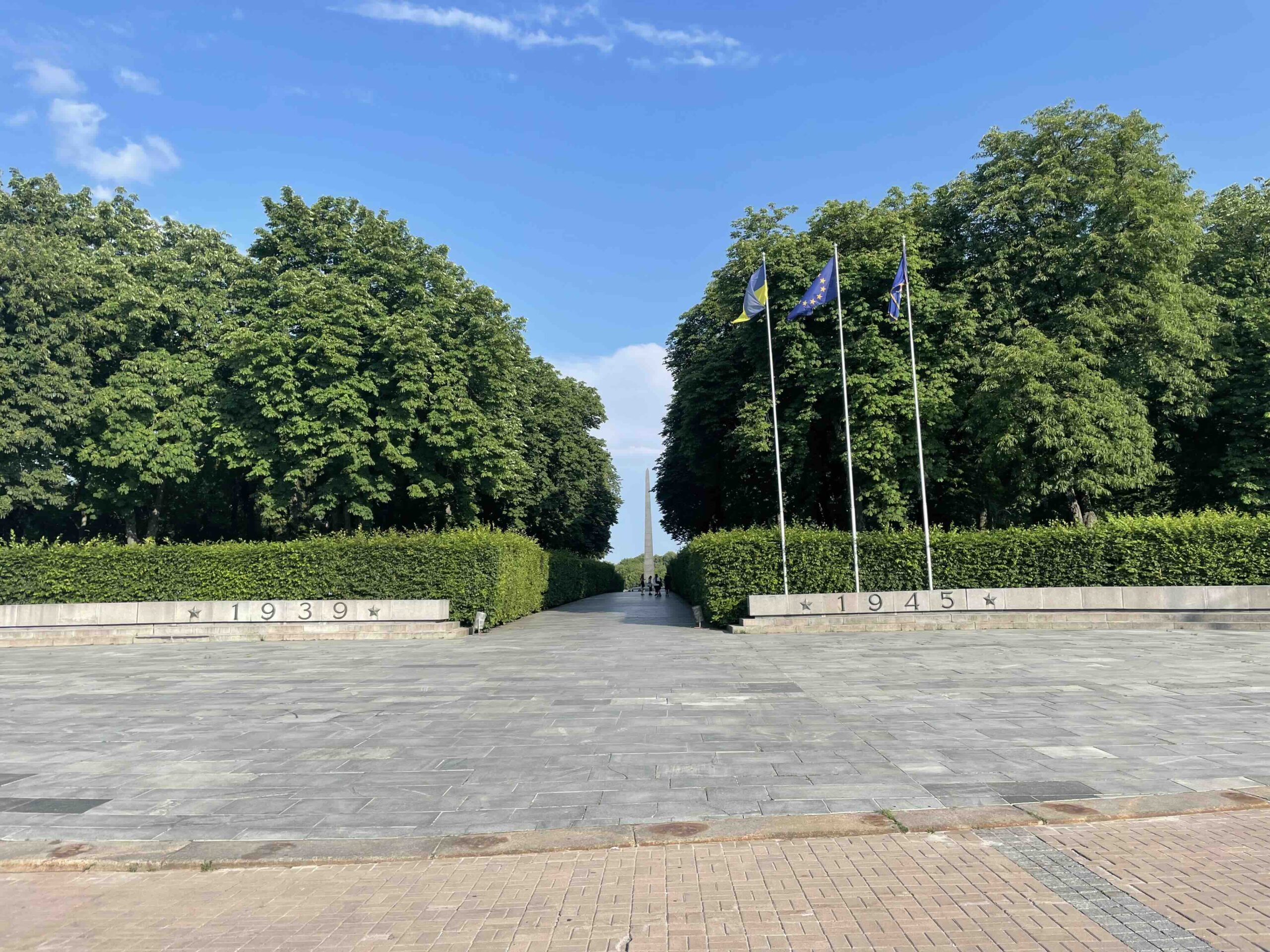 A war memorial in a plaza