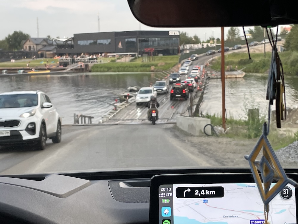 Traffic on a floating bridge
